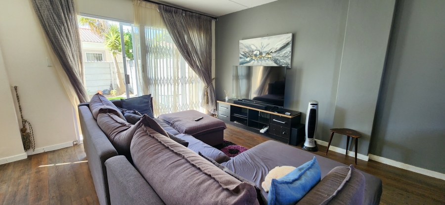 To Let 3 Bedroom Property for Rent in Parklands Western Cape